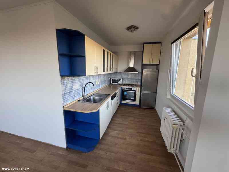Pronájem prostorného bytu 2+1 (71 m²), 2x lodžie, garáž - foto 5