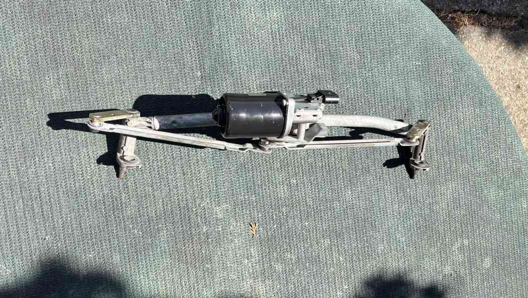 Stěrače OCTAVIA I./ GOLF, komplet táhla s motorkem - foto 3