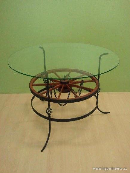 Stylový stolek z loukoťového kola - foto 1
