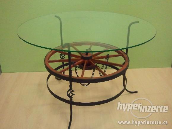 Stylový stolek z loukoťového kola - foto 8