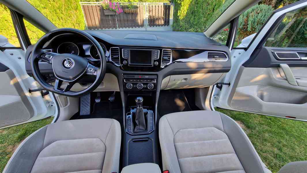 VW Golf Sportsvan 2.0 TDI 110 KW, SERV.KNÍŽKA, KOUPENO V ČR - foto 8