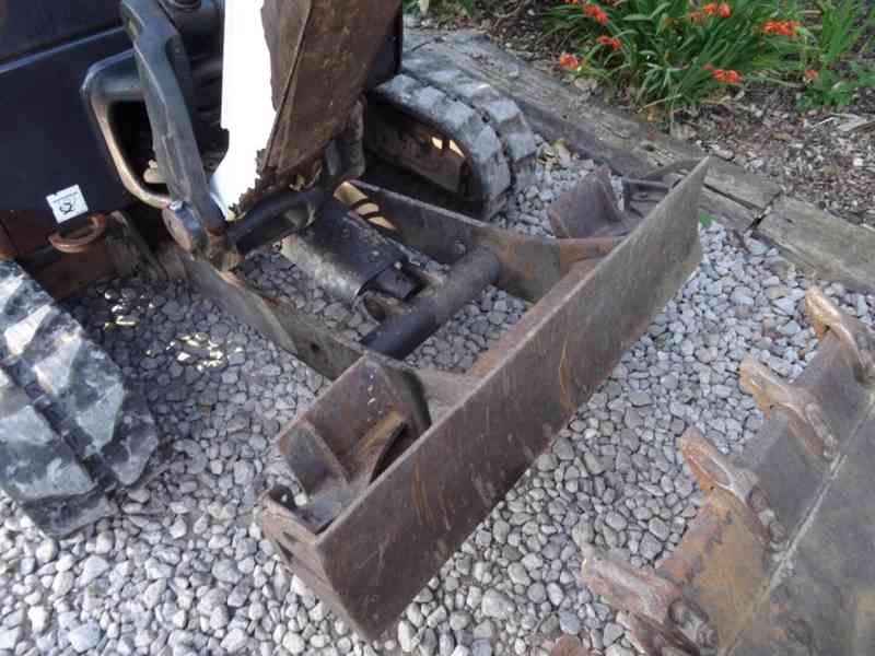 Rýpadlo Bobcat E17, 3 lopaty - foto 8