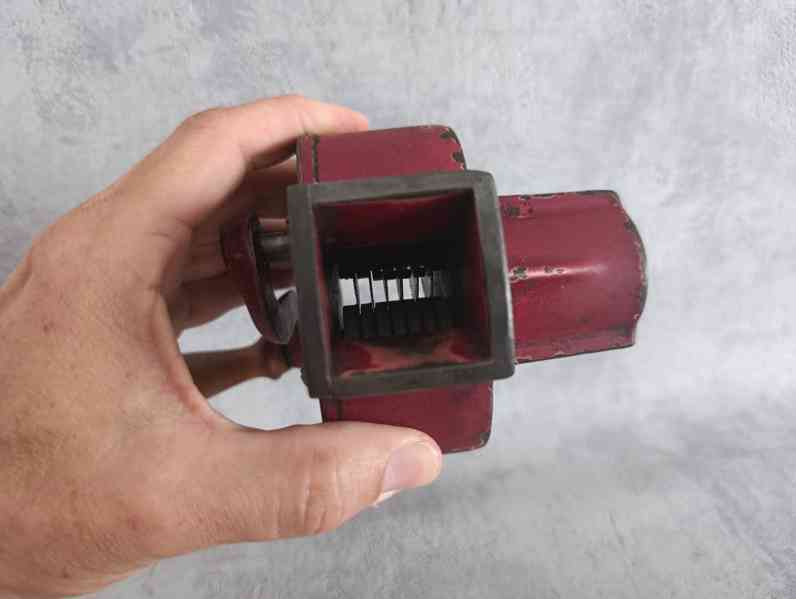 Zachovalý mlýnek zřejmě na fazolové lusky ALEXANDERWERK - foto 7