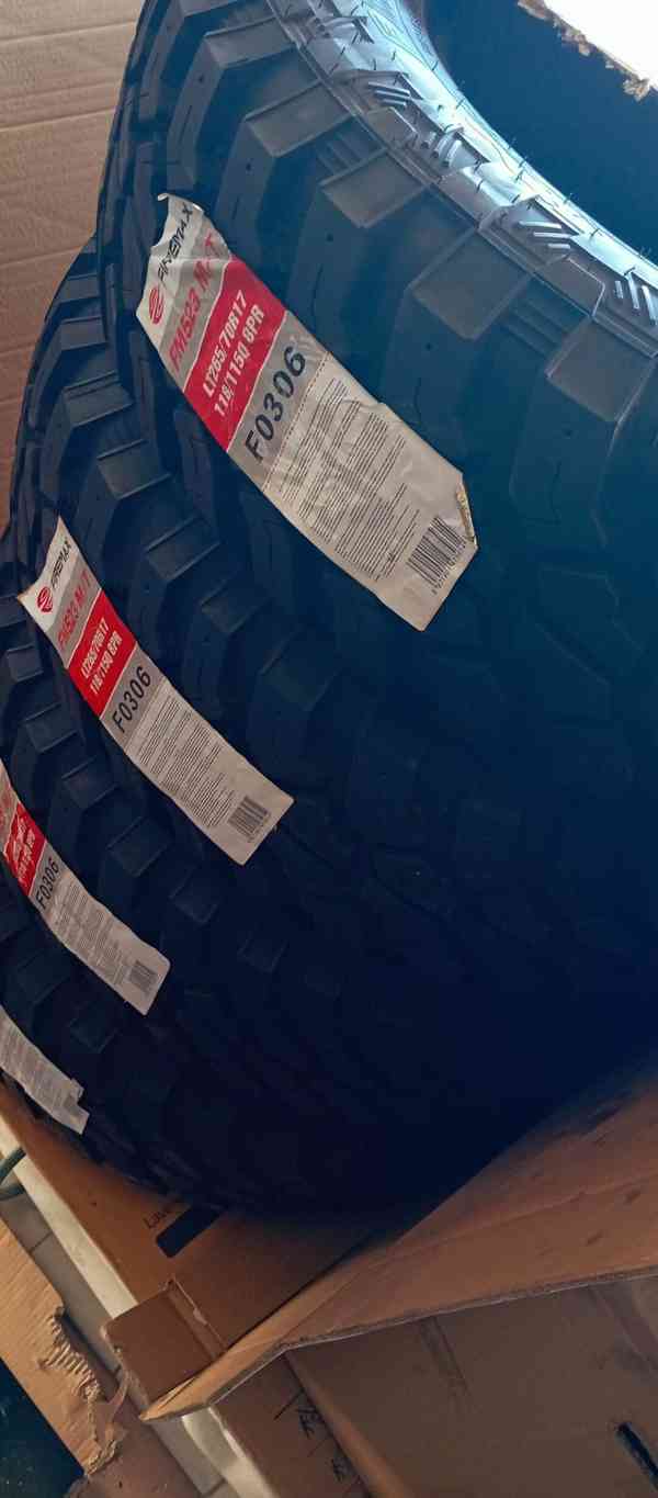 Volkswagen Amarok,touar265/70 R17 250km jako NOVÉ4x4 M/T M+S - foto 11