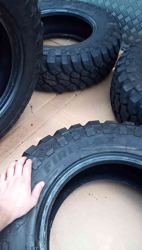 Volkswagen Amarok,touar265/70 R17 250km jako NOVÉ4x4 M/T M+S - foto 6
