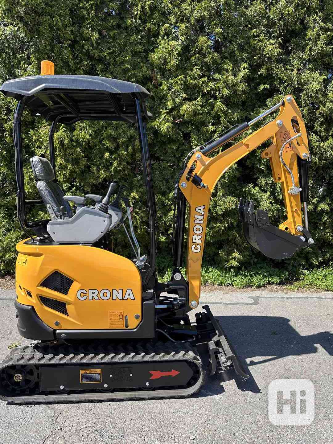 Bagr CRONA CR18 s motorem KUBOTA, mimoosý, RP - foto 1
