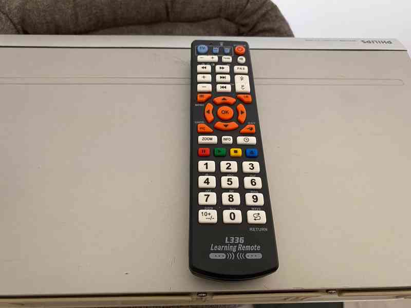 Kvalitní combo VHS a DVD přehrávač PHILIPS DVP620VR - foto 7