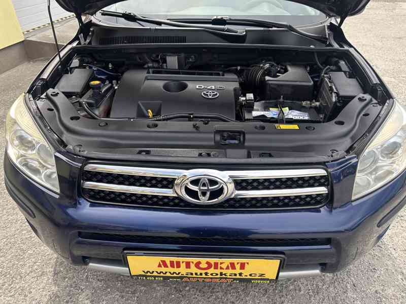 Toyota Rav4 2.2 D4D 4x4/1MAJ/ČR/Výhřev.Sedadel - foto 24