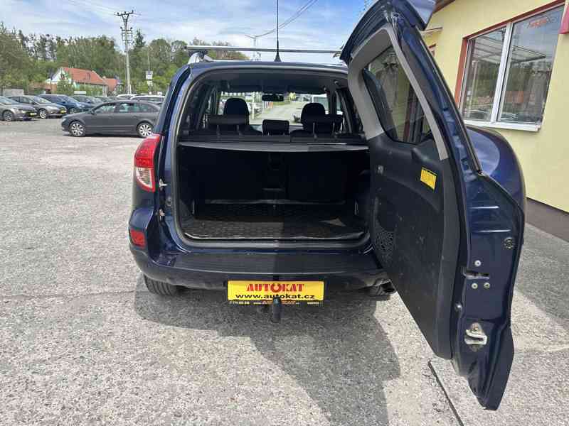 Toyota Rav4 2.2 D4D 4x4/1MAJ/ČR/Výhřev.Sedadel - foto 15