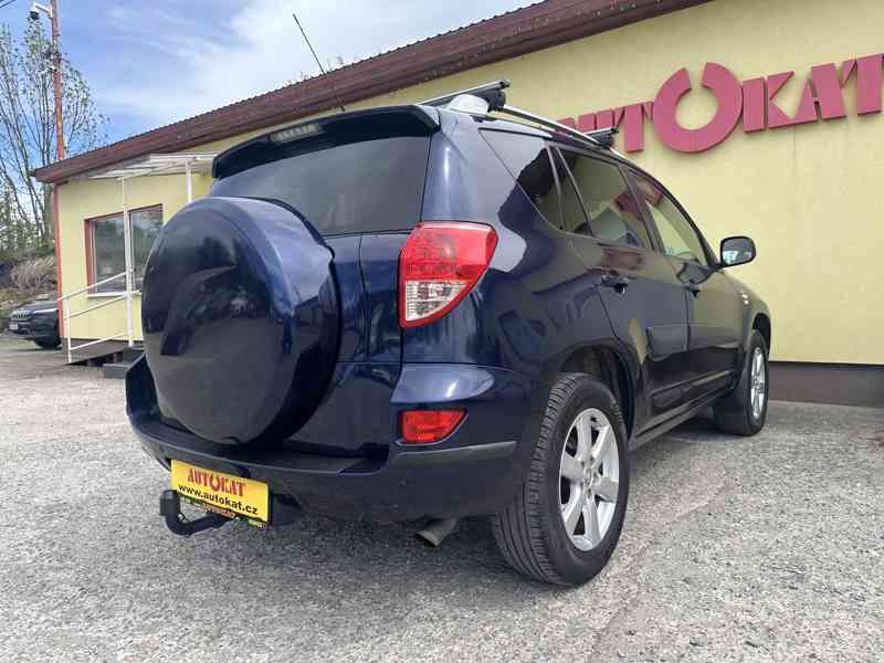 Toyota Rav4 2.2 D4D 4x4/1MAJ/ČR/Výhřev.Sedadel - foto 3