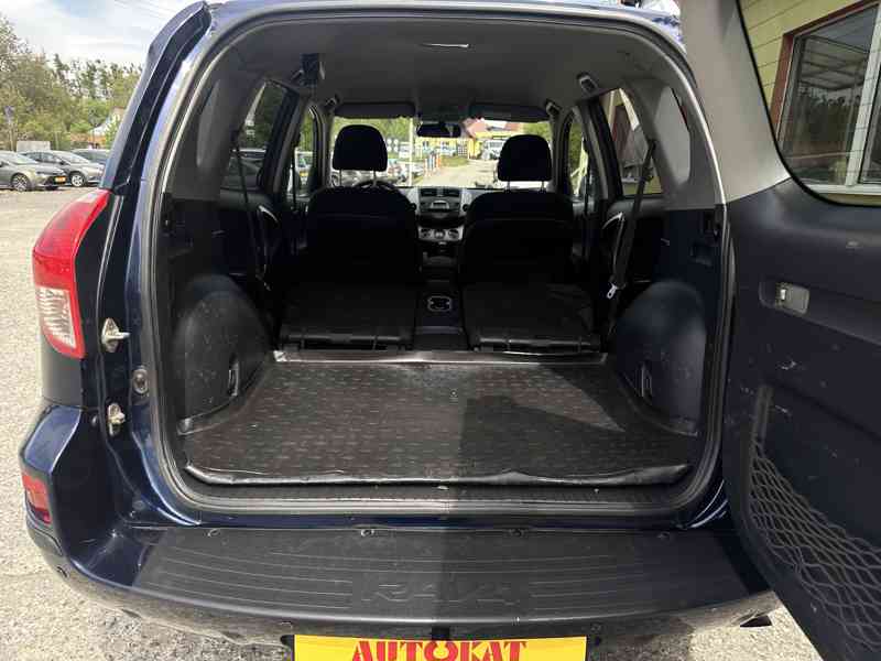 Toyota Rav4 2.2 D4D 4x4/1MAJ/ČR/Výhřev.Sedadel - foto 19