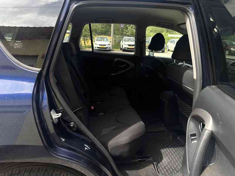 Toyota Rav4 2.2 D4D 4x4/1MAJ/ČR/Výhřev.Sedadel - foto 20