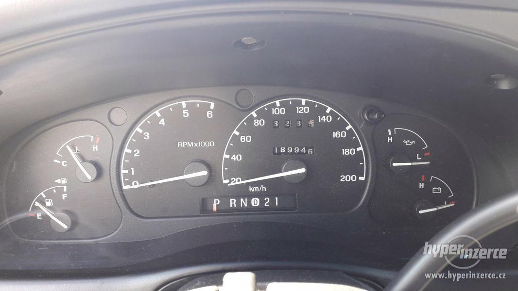 Ford Explorer - foto 2