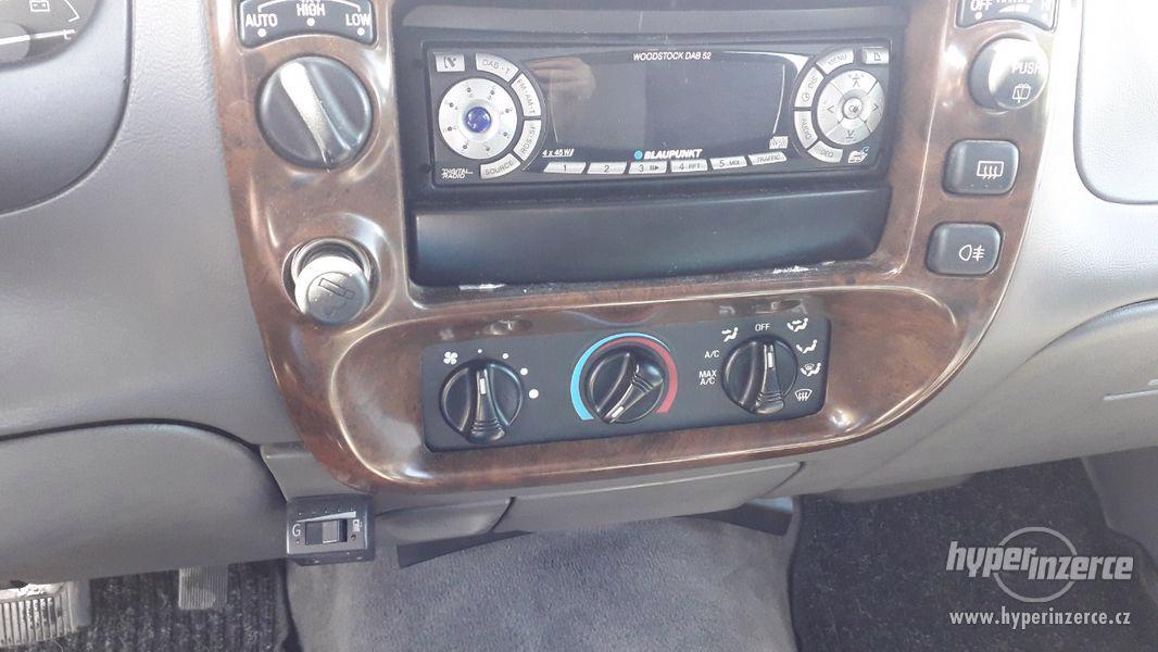 Ford Explorer - foto 3