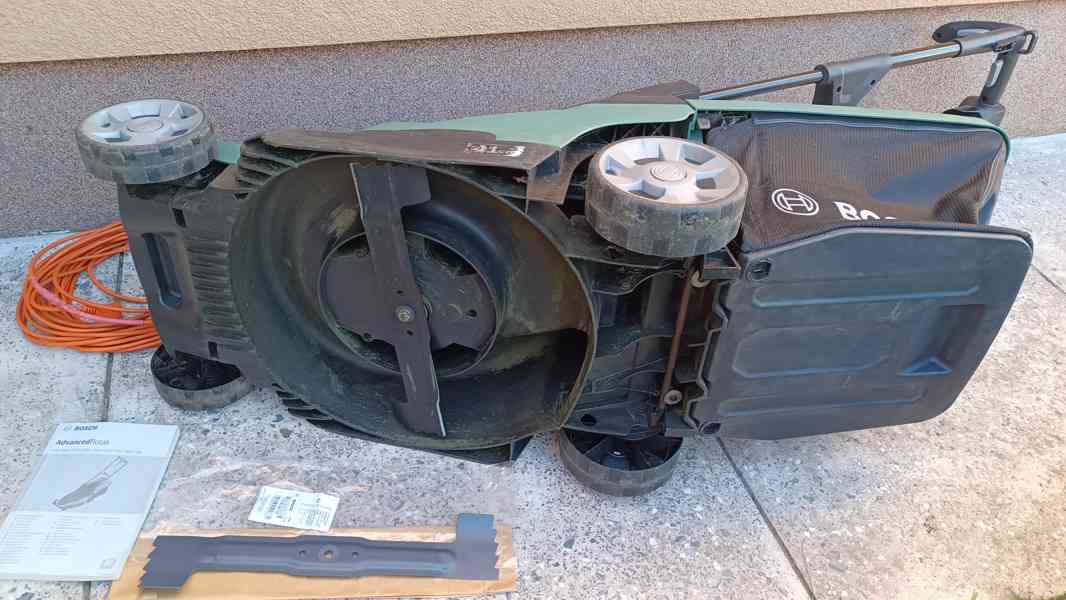Sekačka Bosch AdvancetRotak 650 v záruce - foto 4