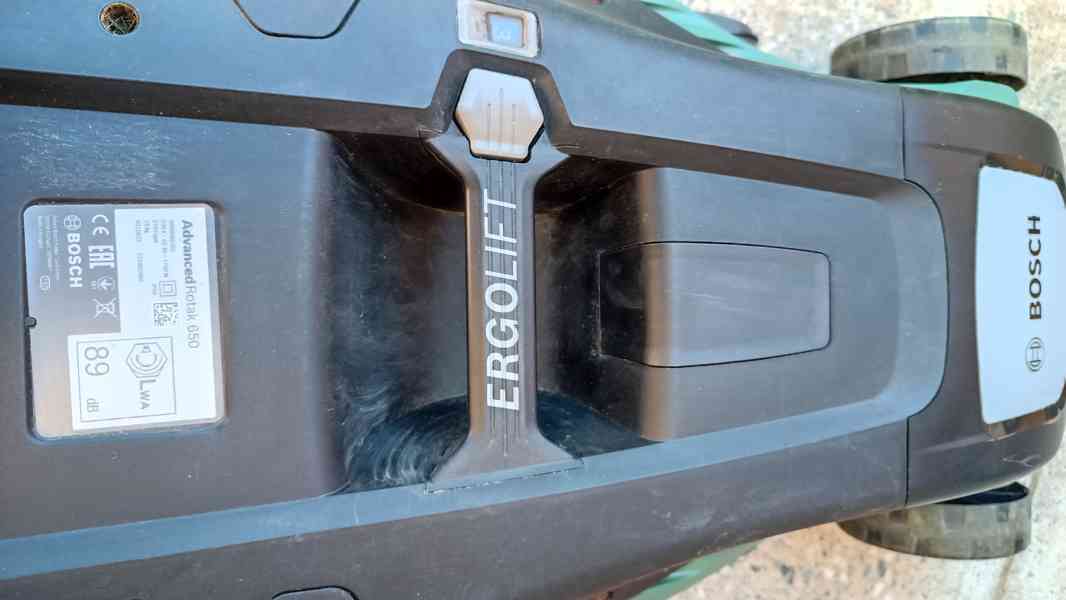 Sekačka Bosch AdvancetRotak 650 v záruce - foto 3