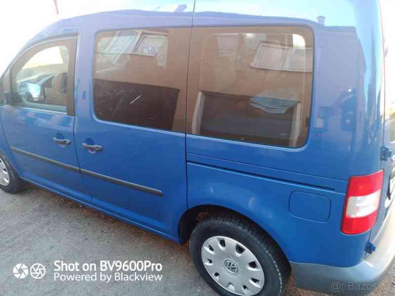 Volkswagen Caddy 1,9   55kw rok 2010 - foto 3