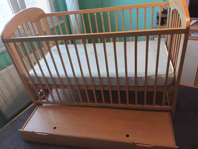 Masivní dětská postýlka  - foto 2