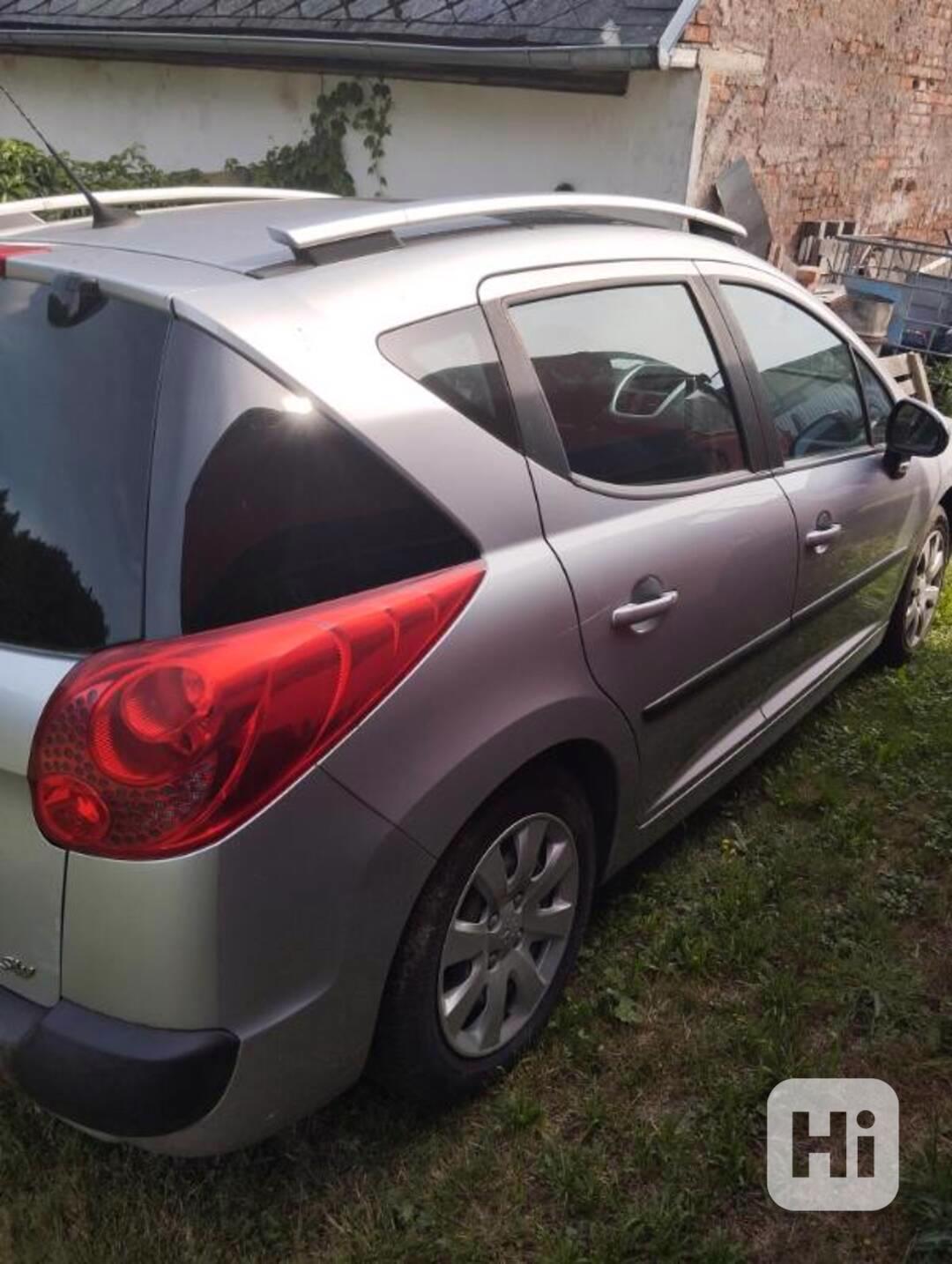 Prodej vozidla Peugeot 207 s přestavbou na ruční ovládání - foto 1