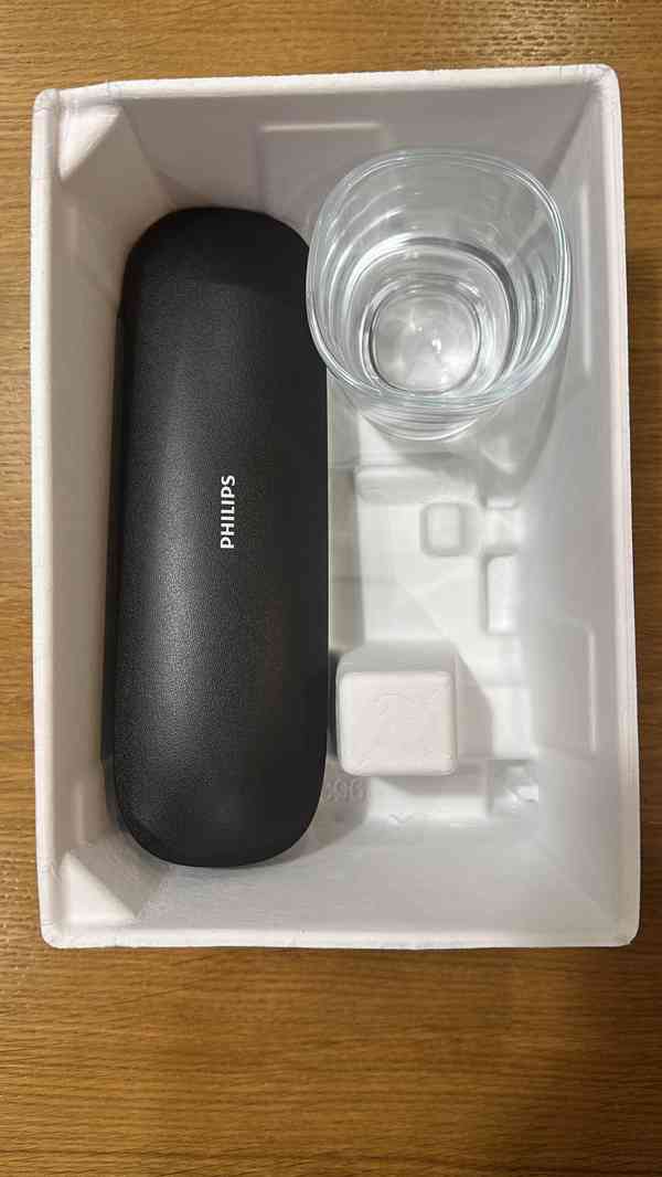 Zubní kartáček Philips HX9911/17 Sonicare diamond clean - foto 2