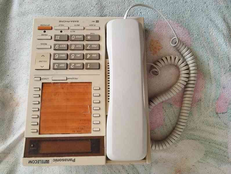 Retro stolní telefony - foto 2