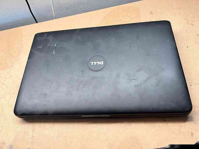 Predám pokazený notebook na náhradné diely zn.Dell 1545 - foto 2