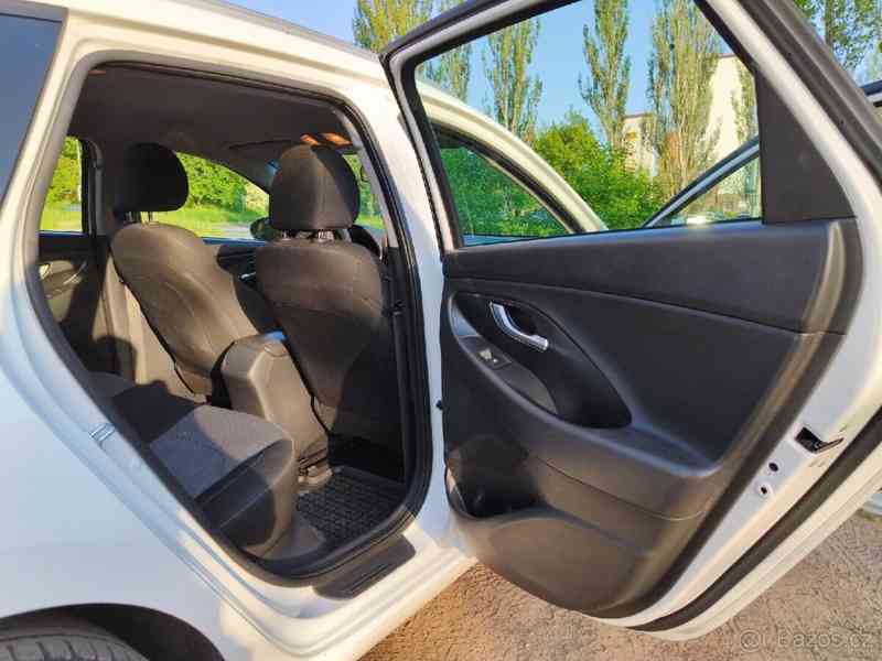 Hyundai i30 1,6 CRDI 2018 - foto 7