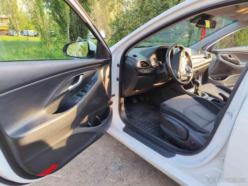 Hyundai i30 1,6 CRDI 2018 - foto 15