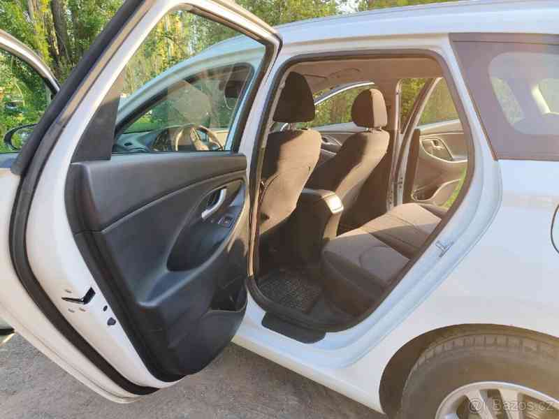 Hyundai i30 1,6 CRDI 2018 - foto 6