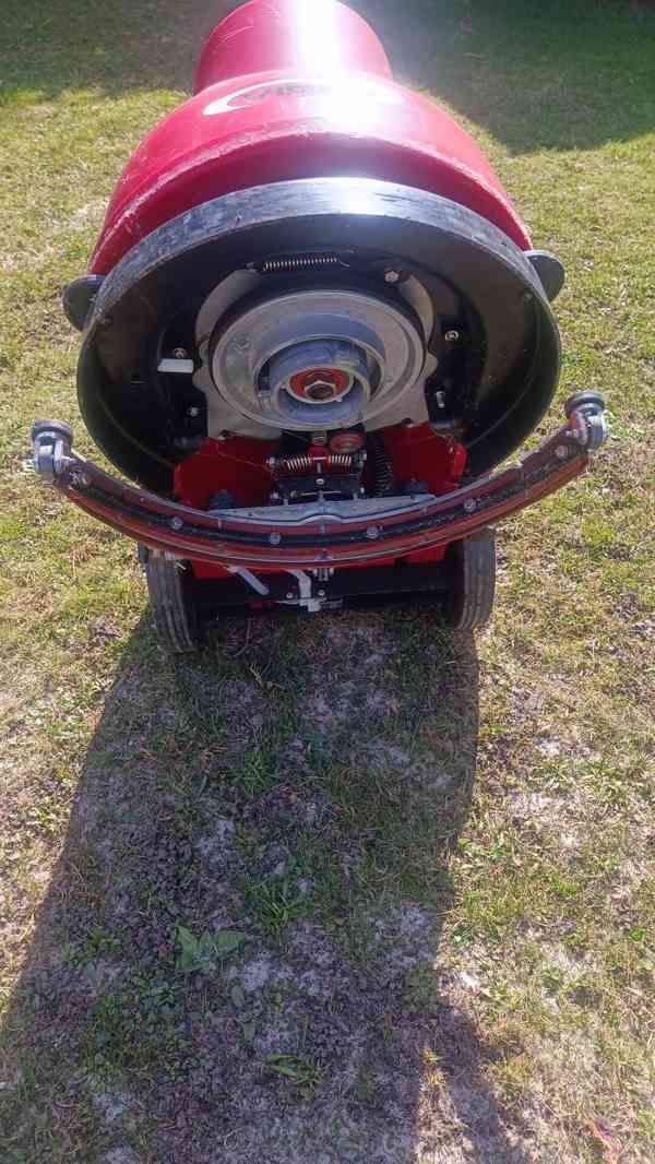 Podlahový mycí stroj na baterie Viper AS380/15B - foto 4