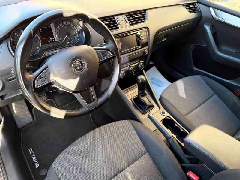 Škoda Octavia combi - foto 8