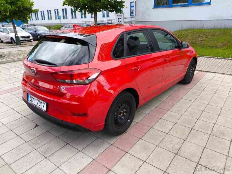 Hyundai i30 1,5   DPi (81 kW), 2023 - foto 4