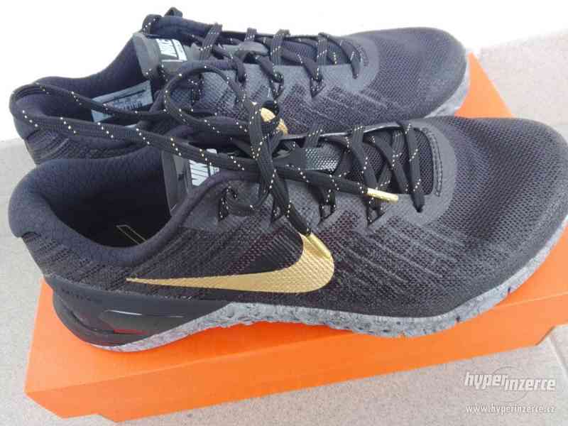 Dámské boty Nike černo zlaté vel. 40 - foto 3