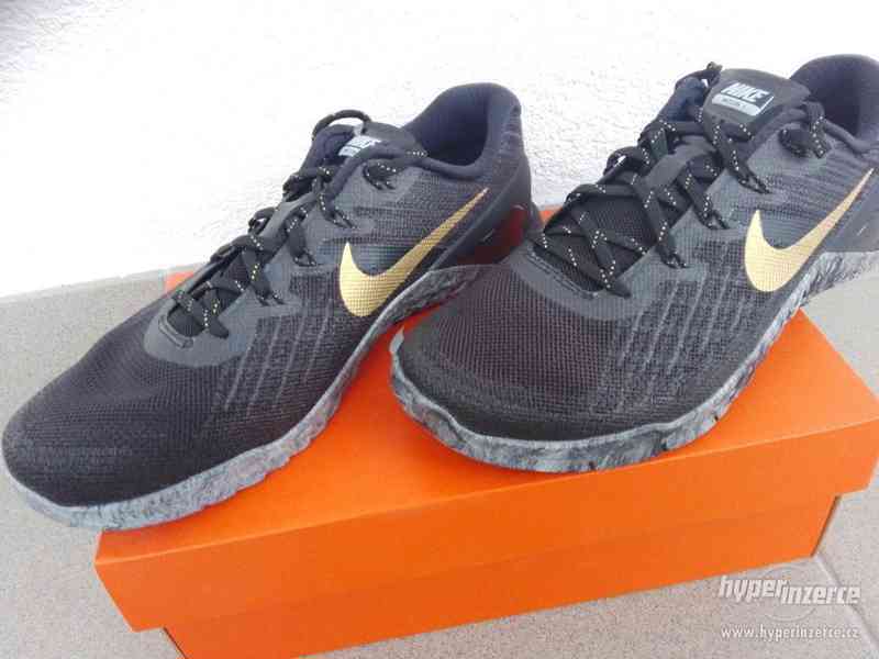 Dámské boty Nike černo zlaté vel. 40 - foto 7