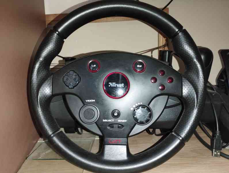 Volant a pedály na ps3 - foto 2