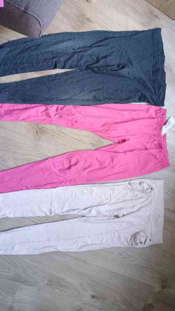 Dívčí oblečení 25 ks - foto 8