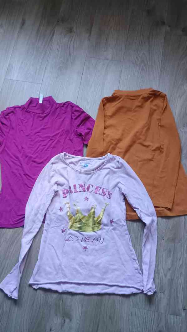 Dívčí oblečení 25 ks - foto 7