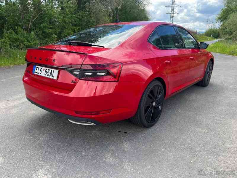 Škoda Superb Sportline iV - foto 18