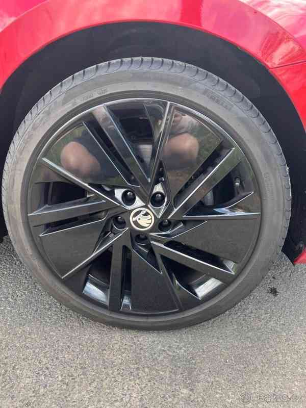 Škoda Superb Sportline iV - foto 17