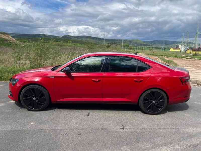 Škoda Superb Sportline iV - foto 9