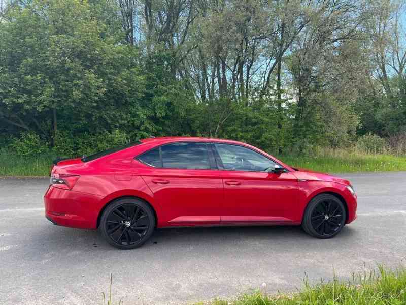 Škoda Superb Sportline iV - foto 13