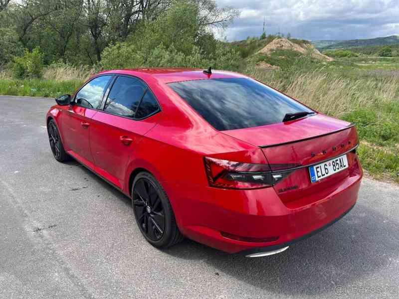 Škoda Superb Sportline iV - foto 10