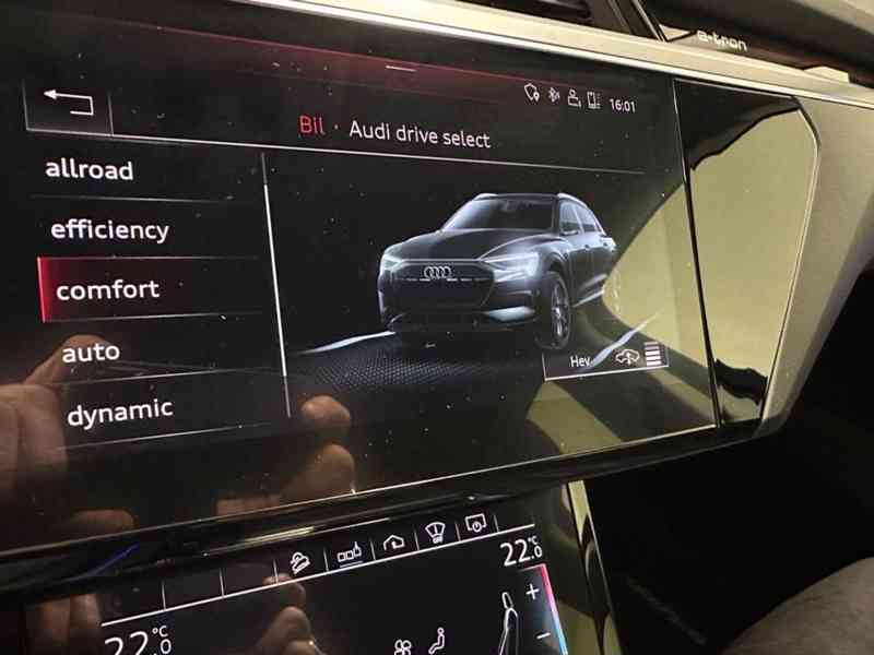 Audi e-tron 55-Advanced Fast track-Sportsseter-Head up - foto 26