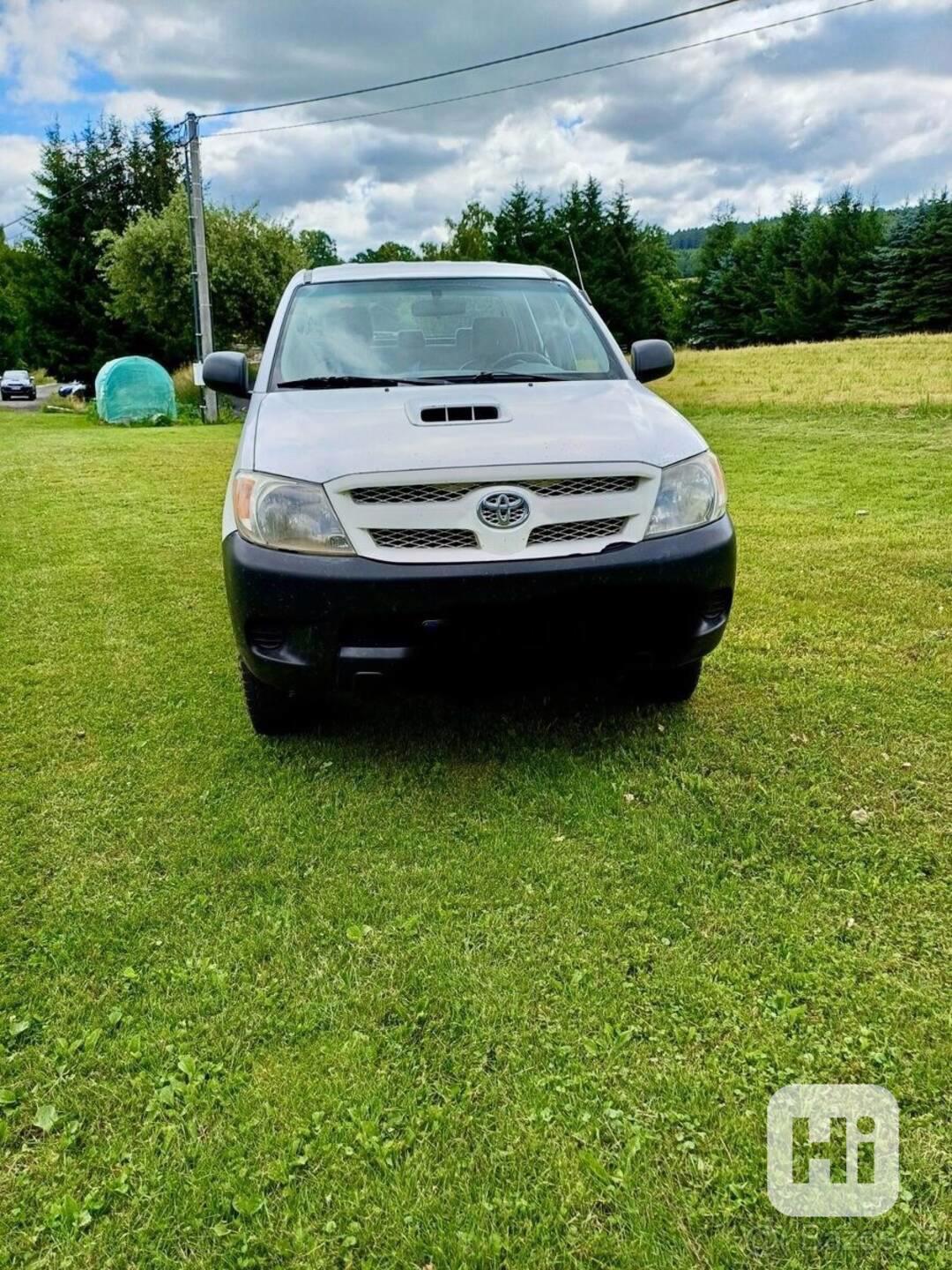 Toyota Hilux - foto 1