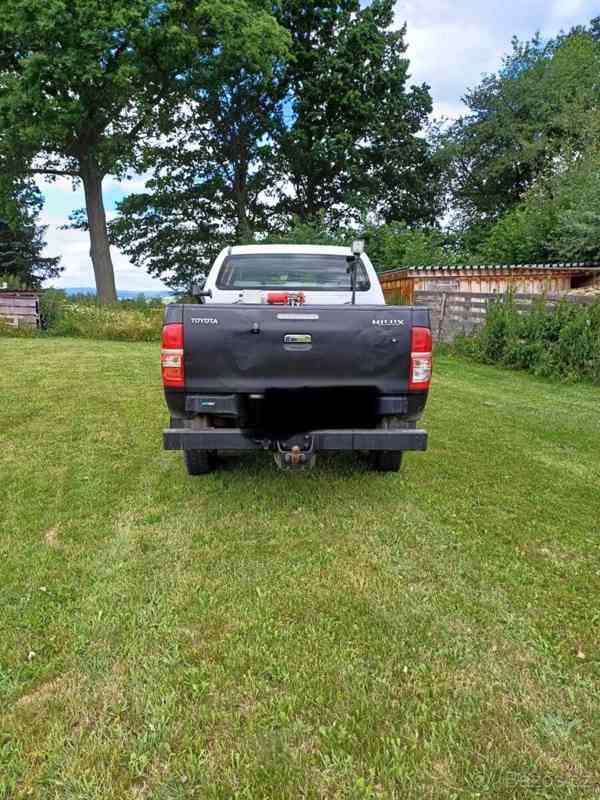 Toyota Hilux - foto 2