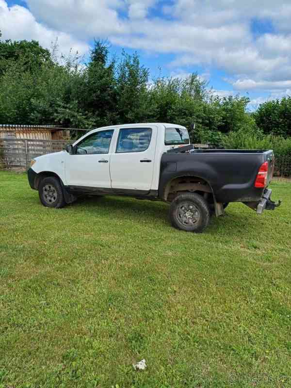 Toyota Hilux - foto 3