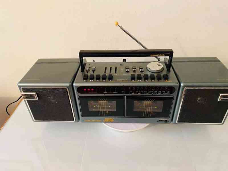 Radiomagnetofon Grundig Party Center 2200, rok 1987 - foto 3