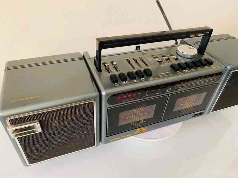 Radiomagnetofon Grundig Party Center 2200, rok 1987 - foto 11