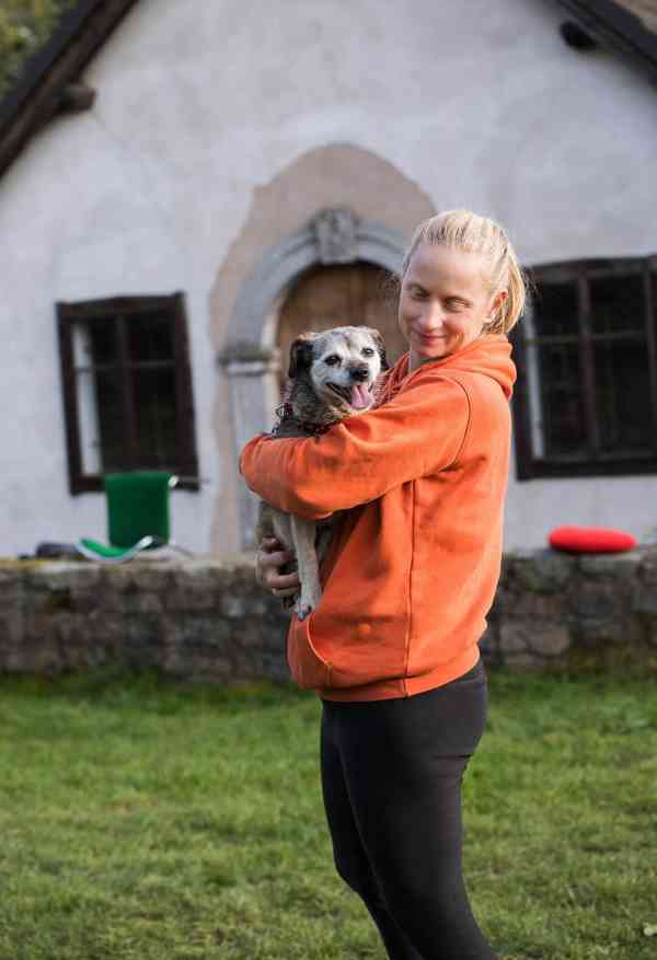 TERINKA - 7 kg, kastrovaná fenečka 8 let  - foto 4