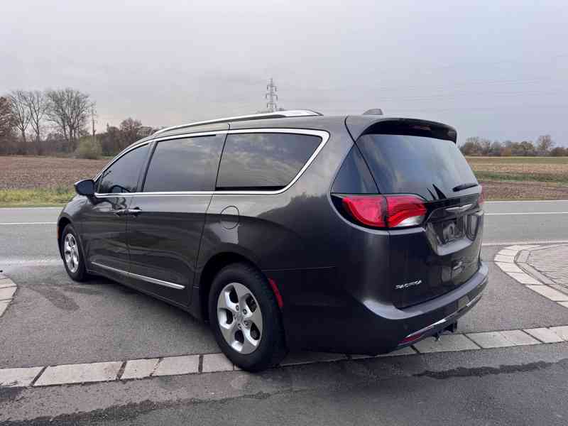 Chrysler Pacifica 3,6 RU DVD NEW 2017 - foto 3